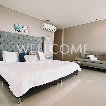 For 8 With Ocean View And Jacuzzi In *