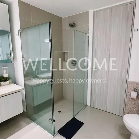 For 8 With Ocean View And Jacuzzi In *